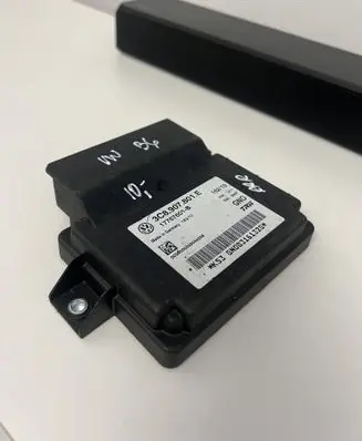 Volkswagen PASSAT B6 Hand brake control module 3C8907801E 17767601B