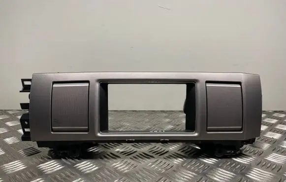 Jaguar XF X250 Dash center air vent grill 8X2319K617BF 8X2319K617AG 8X2319K617BE