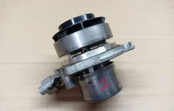 Volkswagen PASSAT B8 Water pump 00234801