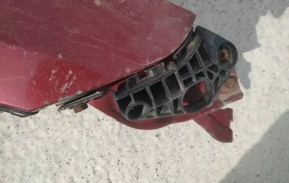 Front bumper mounting bracket