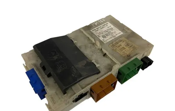 Ford Mondeo MK IV Fuse module 7G9T14A073EF 28233300 3659AF01125TP