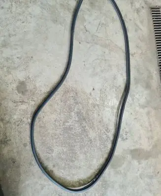 Nissan Leaf I (ZE0) Front door rubber seal 