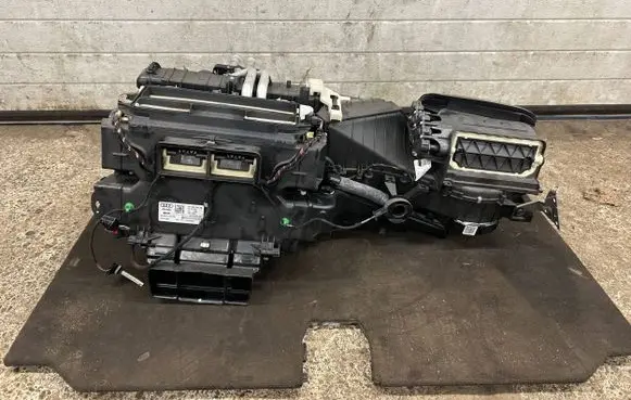 Porsche Macan (95B) Interior heater climate box assembly 8T1820005AB X677600553 LZ73069