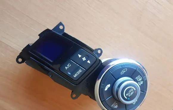 Honda Insight Climate control unit D09US