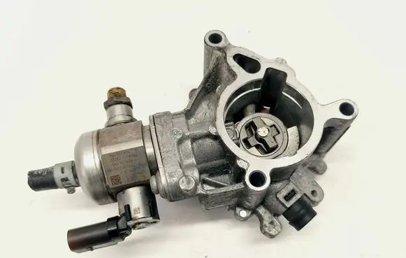 Volkswagen PASSAT B8 USA Fuel injection high pressure pump 06L127A04 06G127026J