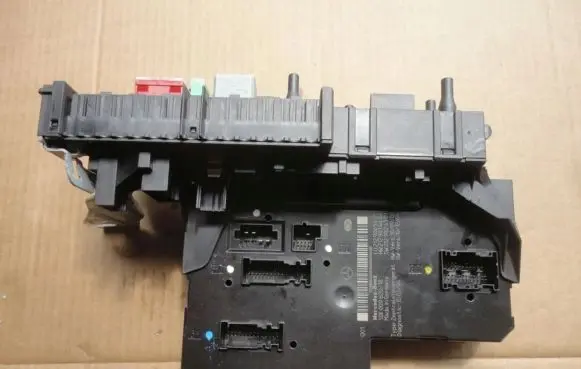 Mercedes-Benz E W212 SAM control unit A2129005401