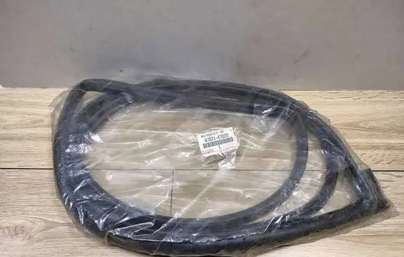 Toyota Prius (XW20) Rubber seal rear door 6787147020