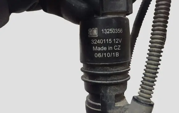 Opel Insignia A Windscreen/windshield washer pump 13250356