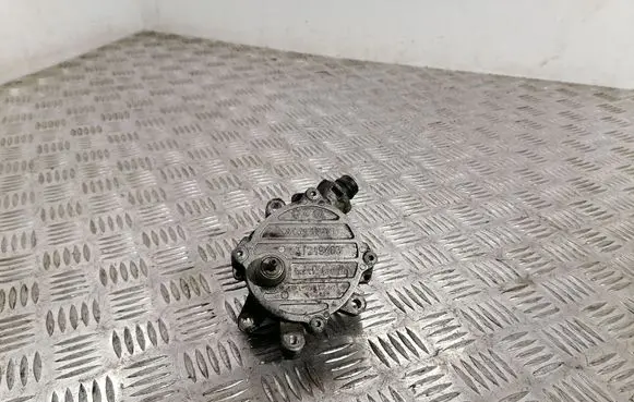 Volvo S60 Vacuum pump 31219463