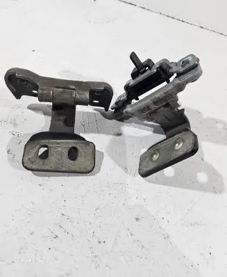 Mercedes-Benz C W204 Tailgate/trunk/boot hinge A204740013 204740013