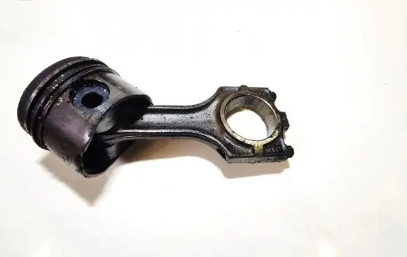 BMW 5 E39 Piston with connecting rod 989t