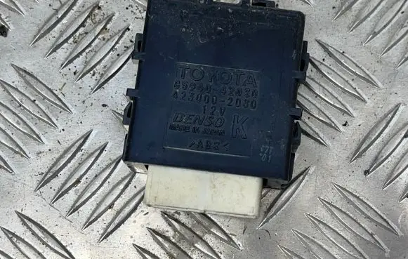 Lexus RX III Window wiper relay 8594042030