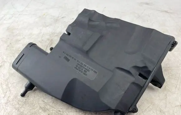 Mercedes-Benz E W211 Air filter box A6420940304