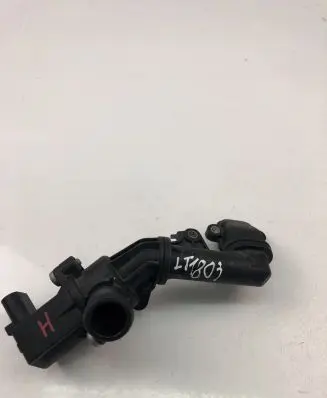 Engine mount vacuum valve