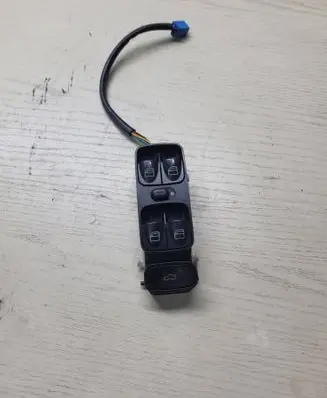 Mercedes-Benz C W203 Electric window control switch A2038200110 501809