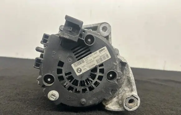 BMW 3 E90 E91 Generator/alternator 8507623