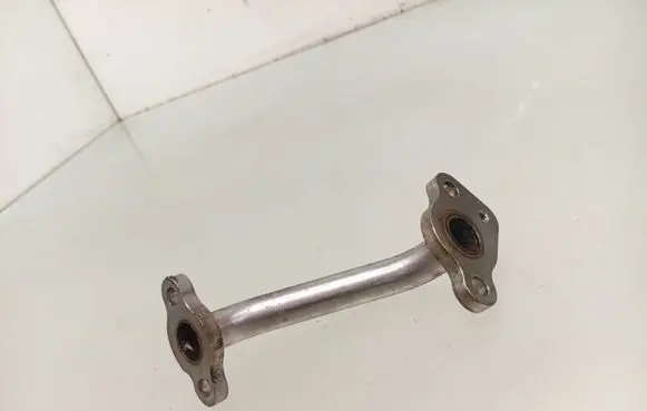 Toyota Prius+ (ZVW40) EGR valve line/pipe/hose