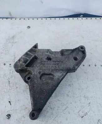 Volkswagen PASSAT B6 Engine mounting bracket 03G199207F V200KTS62 ALS190130