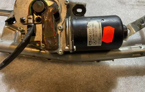 Mercedes-Benz ML W164 Front wiper linkage A1648201842 1648201842