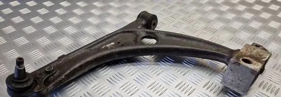 Volkswagen PASSAT B6 Front lower control arm/wishbone 3C0407153B