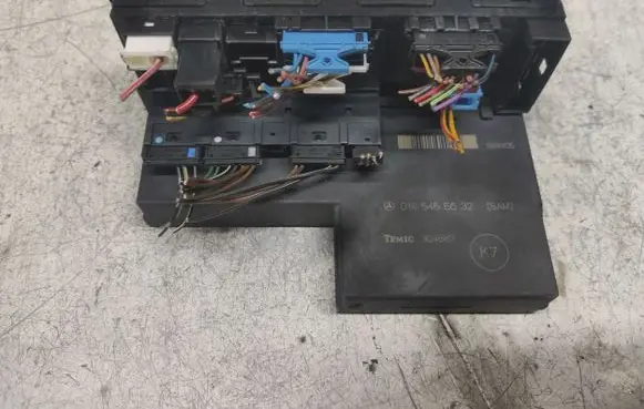 Mercedes-Benz E W210 Fuse box set 0195455632