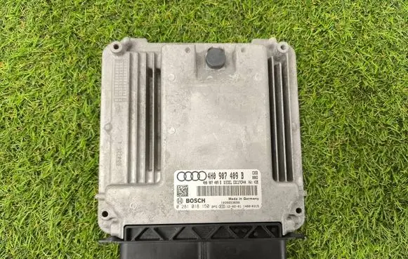 Audi A8 S8 D4 4H Engine control unit/module 4H0907409B 0281018150