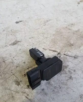 Toyota Corolla E120 E130 Mass air flow meter 2220427010