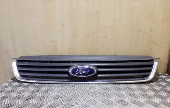 Ford Kuga I Front bumper upper radiator grill 8V418200AC