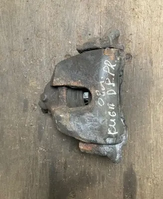 Ford Kuga I Front brake caliper