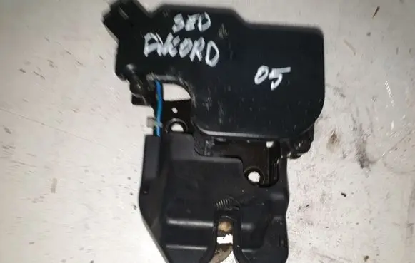 Loading door lock