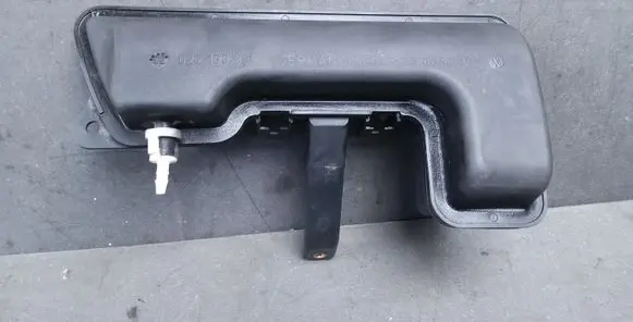Volkswagen Phaeton Vacuum air tank 022133909