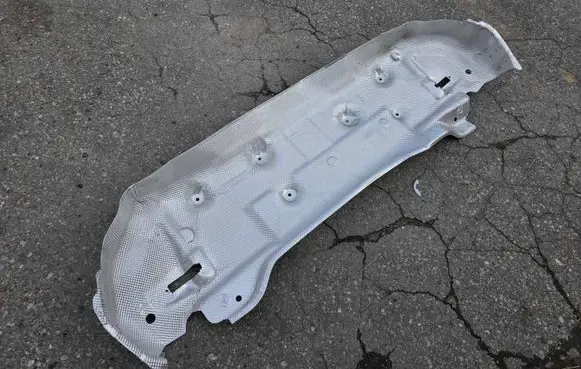 Mercedes-Benz GL X164 Heat shield in engine bay A1666824200