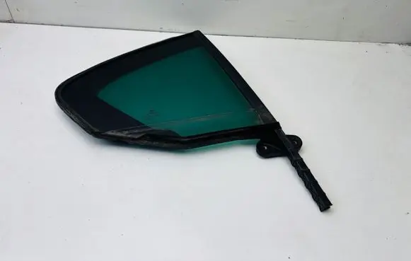 Volkswagen PASSAT B8 Rear vent window glass 3G5845214
