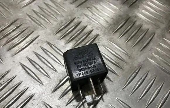 Volkswagen Golf IV Other relay 95vw10k705ca 7m0951253a