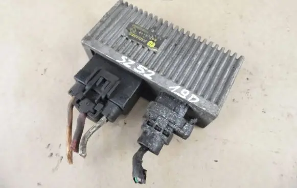 Renault Kangoo I Glow plug pre-heat relay 7700109860
