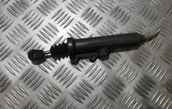 Mercedes-Benz C W202 Clutch master cylinder 2022900112 5432fte