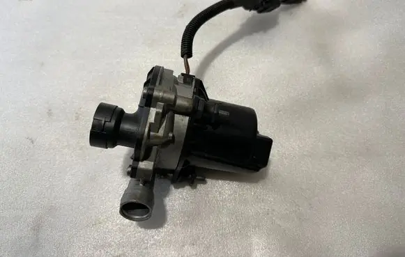 Audi A6 S6 C7 4G Secondary air pump 70363505
