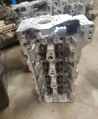 Mercedes-Benz Vito Viano W638 Engine head A61101053205050