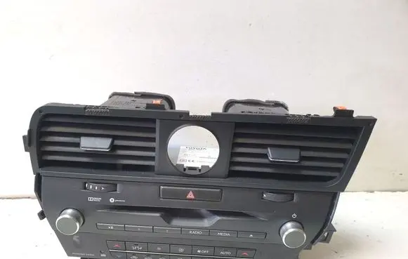Lexus RX 450H Radio/CD/DVD/GPS head unit 8680448D00