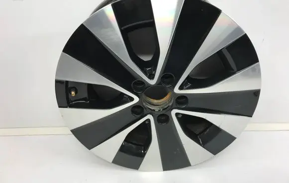 Mercedes-Benz V Class W447 R17 alloy rim A4474015200 7JX17H2N