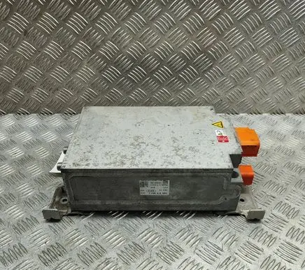 Nissan Qashqai Voltage converter inverter 5QE915684J