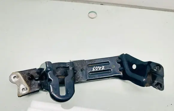 Cupra Formentor Fender mounting bracket 5FF805372B