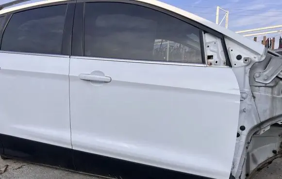 Ford Kuga II Front door 
