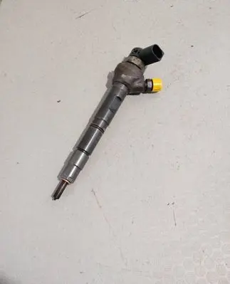 Volkswagen Golf Plus Fuel injector 03L130277J