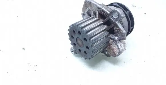 Volkswagen PASSAT B6 Water pump 038121019E 03L121031