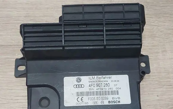 Audi Q7 4L Power management control unit 4F0907280A