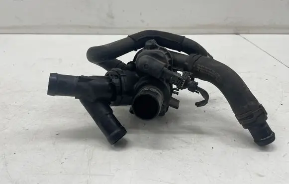 Mercedes-Benz CLA C117 X117 W117 Thermostat A2702000615