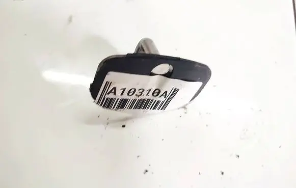 Skoda Octavia Mk2 (1Z) Rear door lock loop/hook striker 