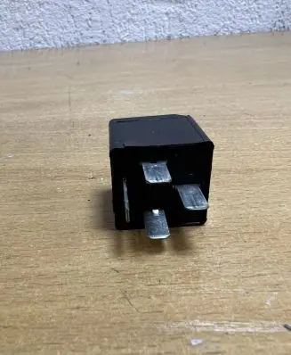 Ford Focus Other relay 5M5T14B192 D9830