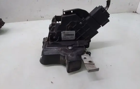 Ford S-MAX Front door lock 8M2AR21812AA